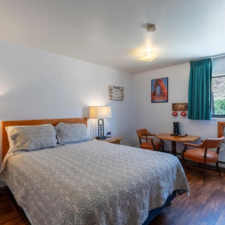 Silver Sage Inn Моуаб Екстериор снимка