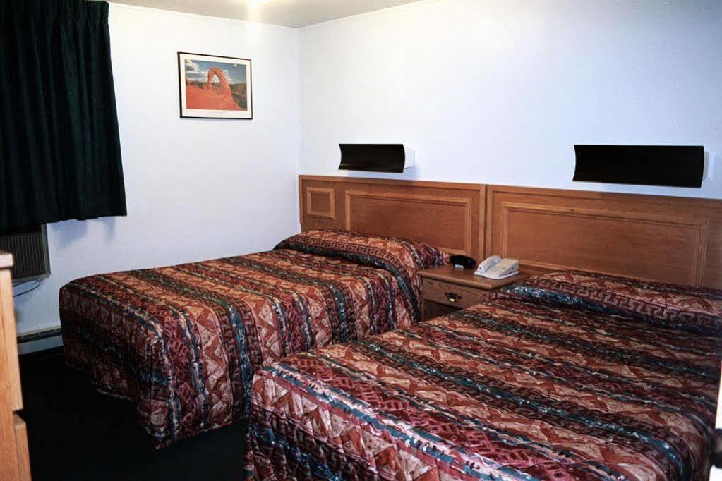 Silver Sage Inn Моуаб Екстериор снимка